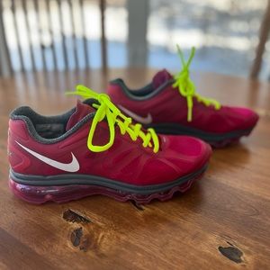 EUC Nike Airmax Sneakers